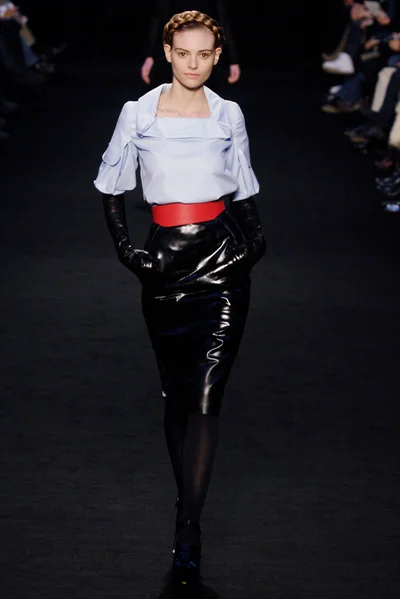 Look 10